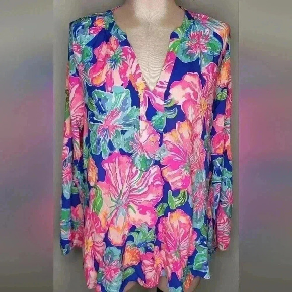 Lilly Pulitzer Martinique Jungle Utopia V Neck Top Size Medium - Picture 1 of 11